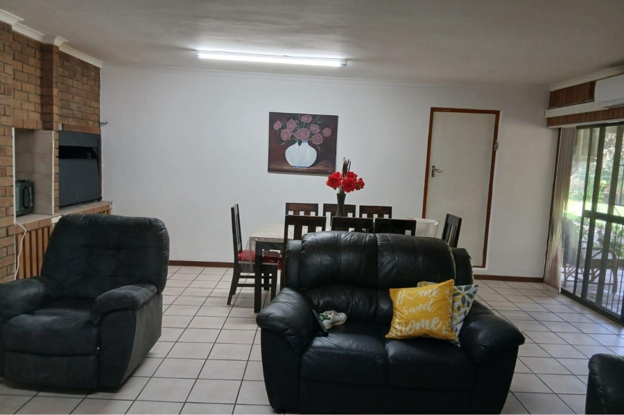5 Bedroom Property for Sale in Porterville Western Cape